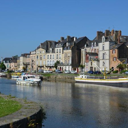 Spacieux T3 Lumineux Dans Quartier Historique Avec Wifi Redon Exterior foto